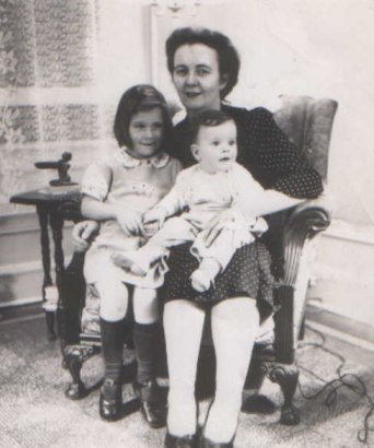 Mary_Leatherbarrow_Premurosa_Dec1946_sm.jpg